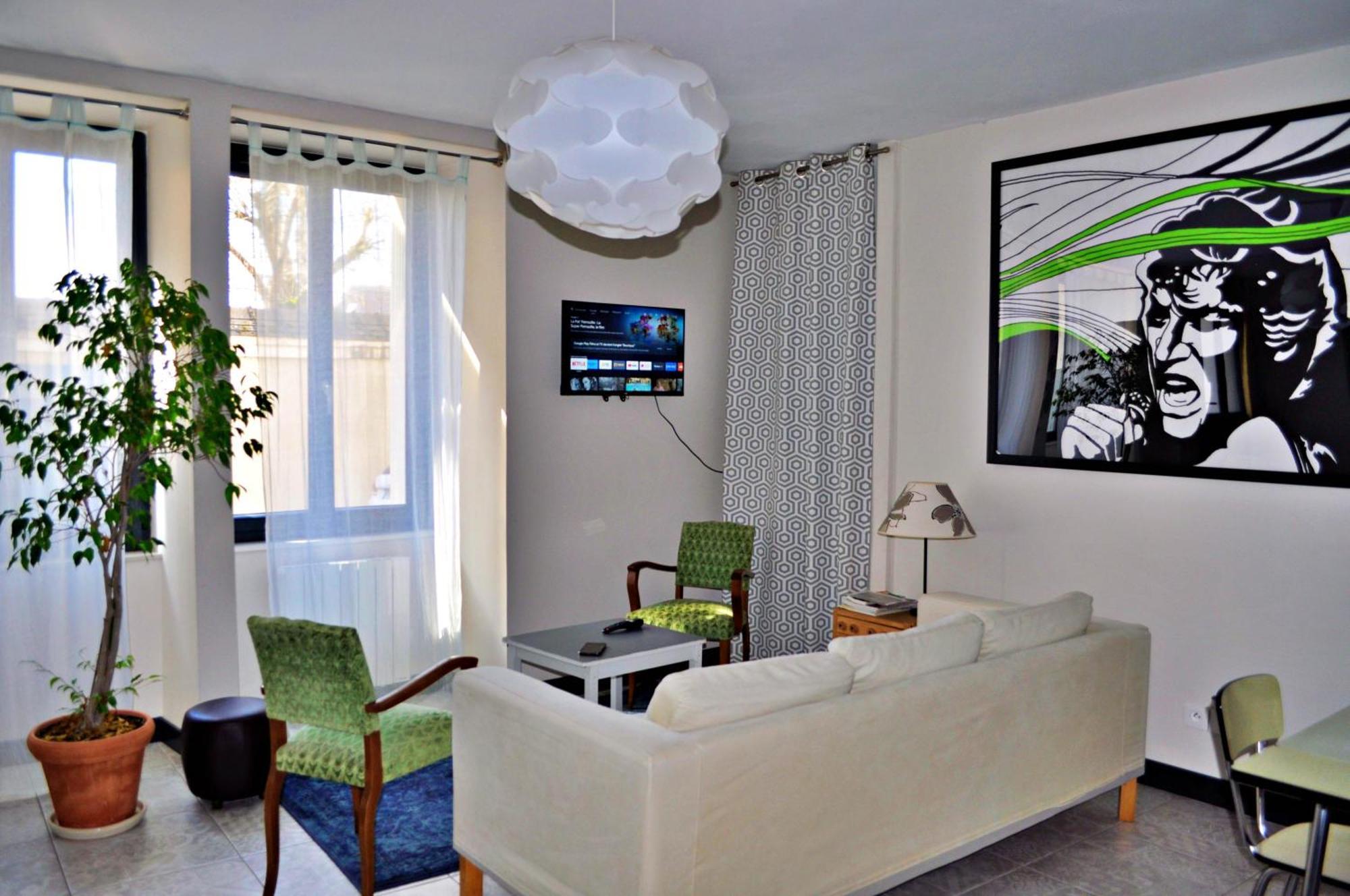 Apartment Appt 56m2 A 4mn Du Palais Jacques Coeur. *